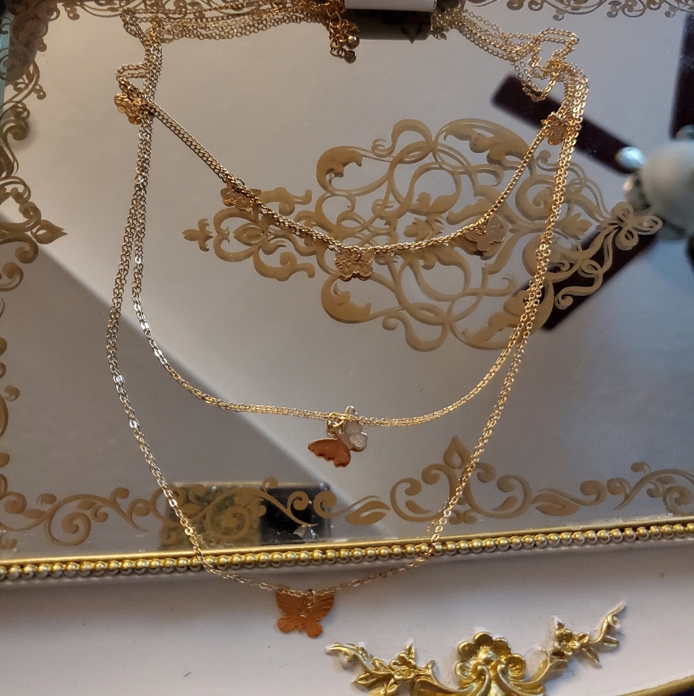 🦋Multi layered gold plated butterfly necklace - Picture 5 of 6